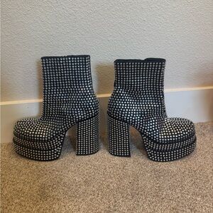 NWOT Steve Madden Platform Boots - 8.5